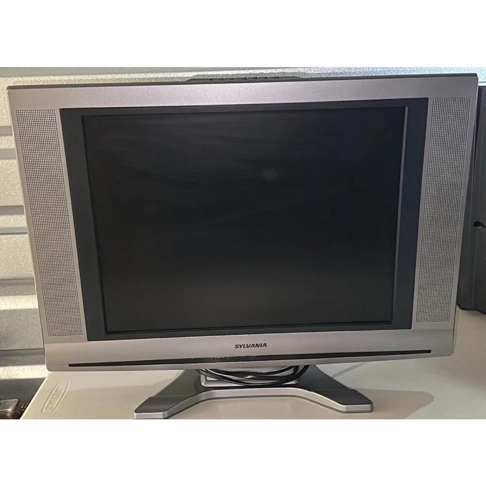 Sylvania 6620LCT LCD 20” Color TV - Extremely Lightweight Gamer TV